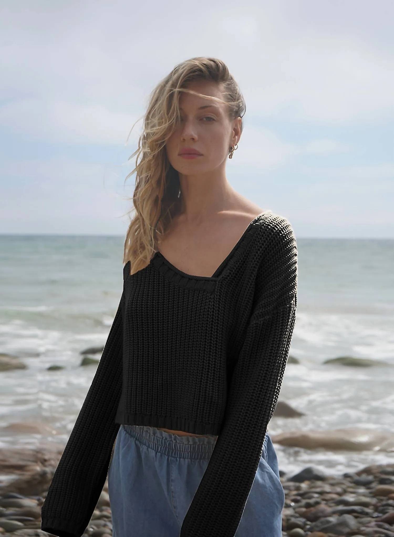 Angie V Neck Sweater In Black