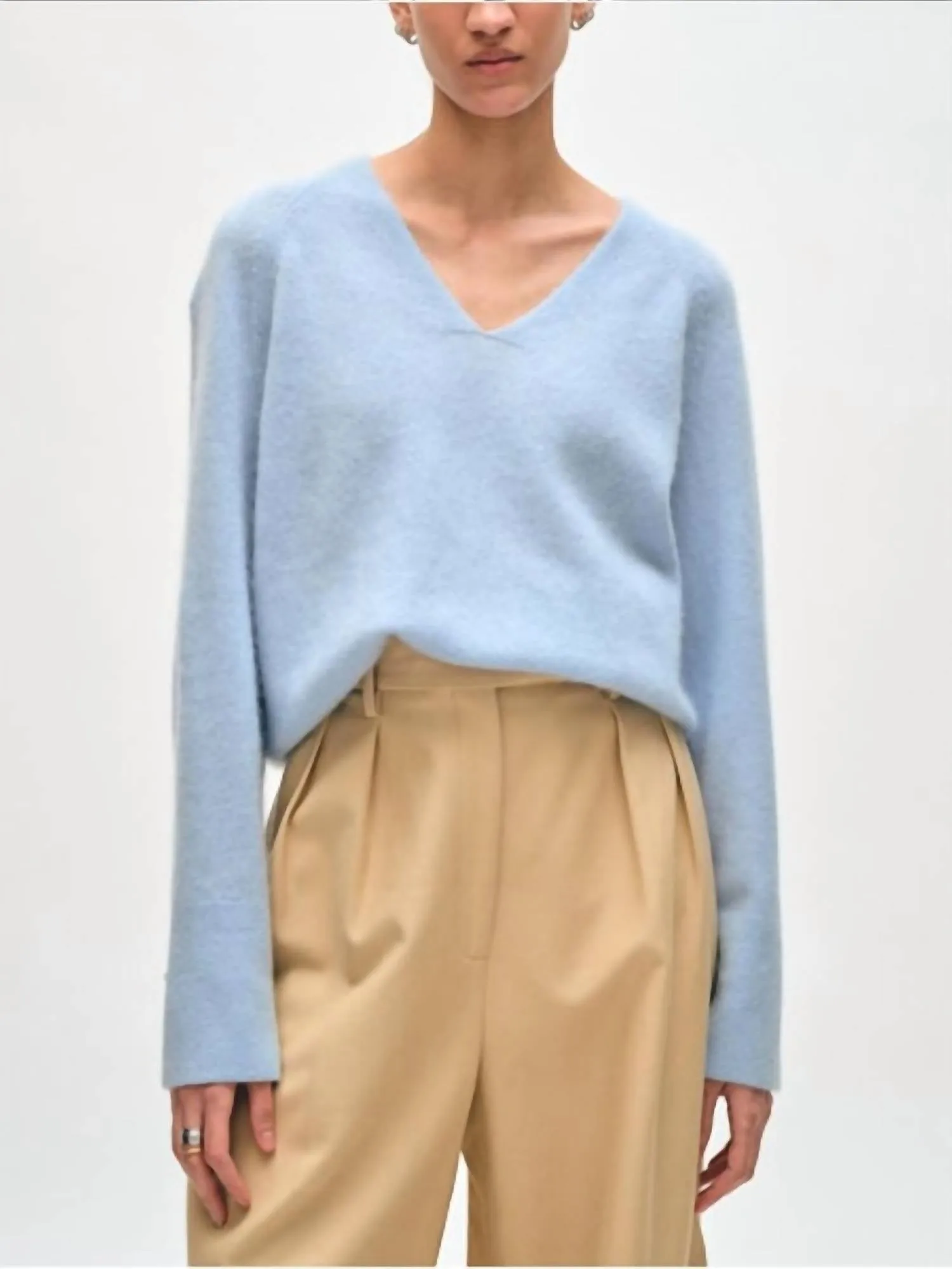 Brushed Cashmere Easy Vneck In Misty Blue