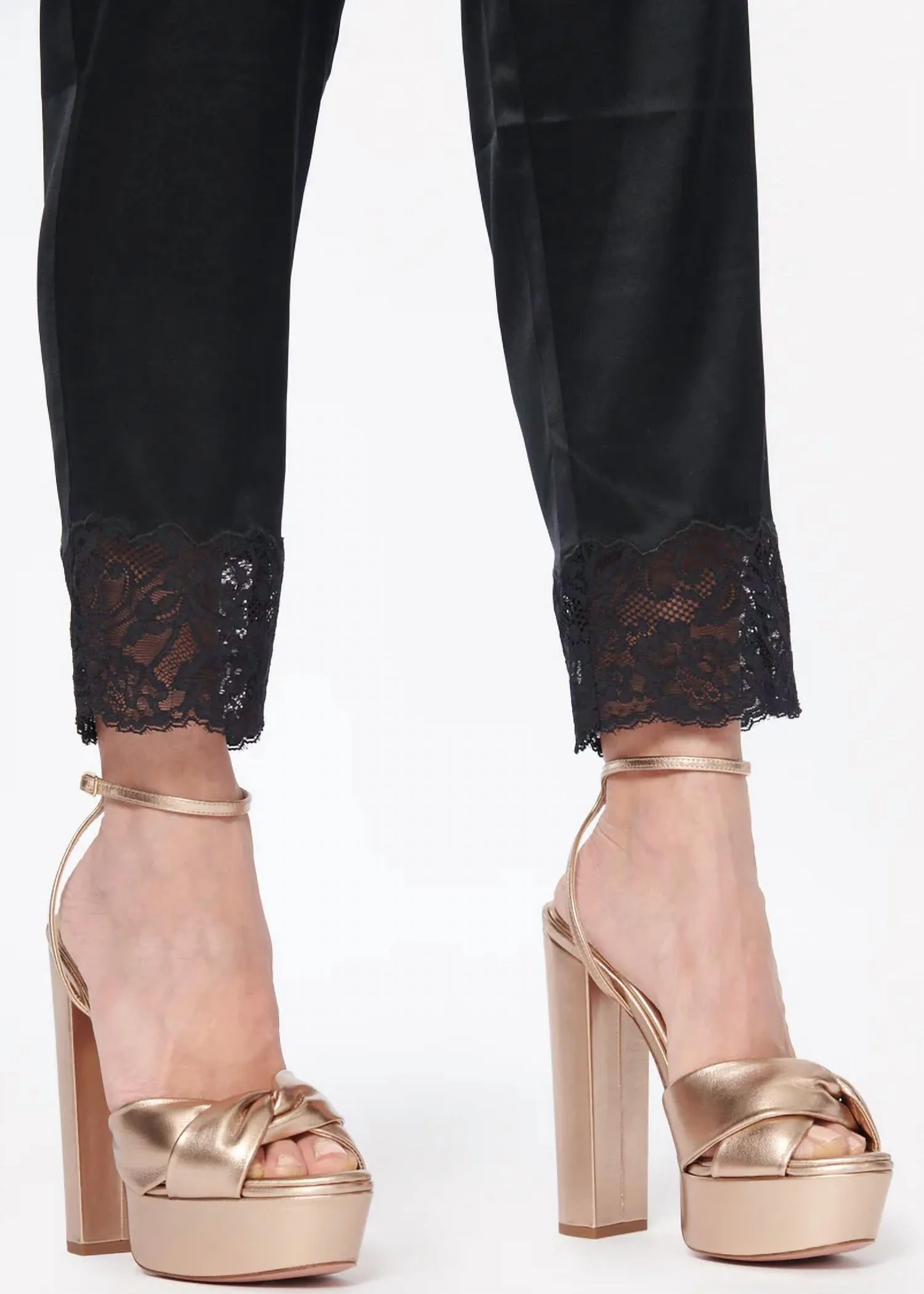 Laresa Jumpsuit In Black