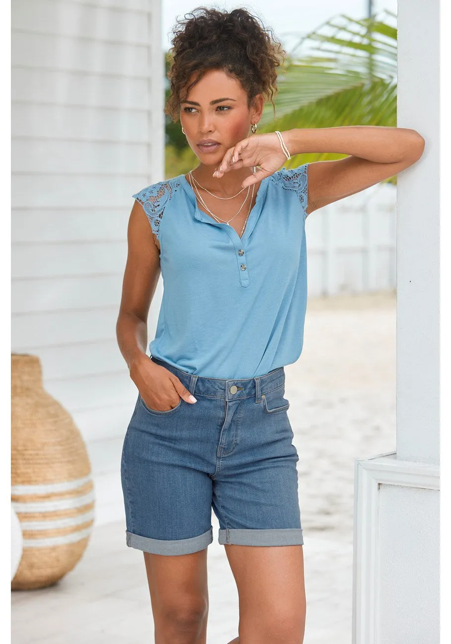 LASCANA Women's Cuffed Denim Shorts