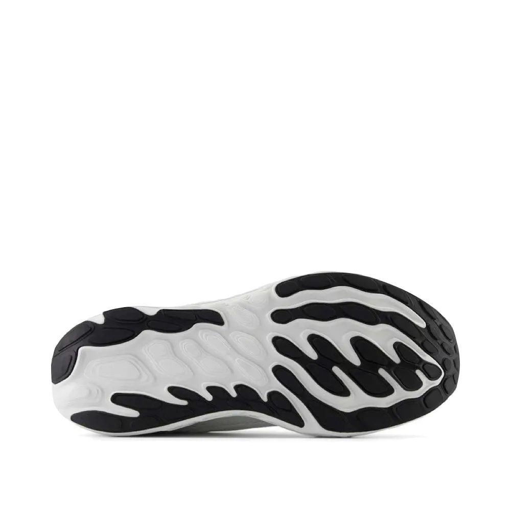 New Balance Men's Fresh Foam X Vongo v6 Sneaker in Reflection/White