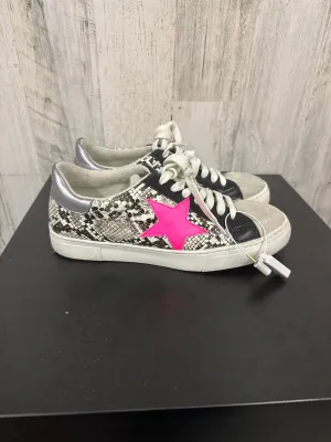 Shoes Sneakers By Steve Madden  Size: 7 steve madden