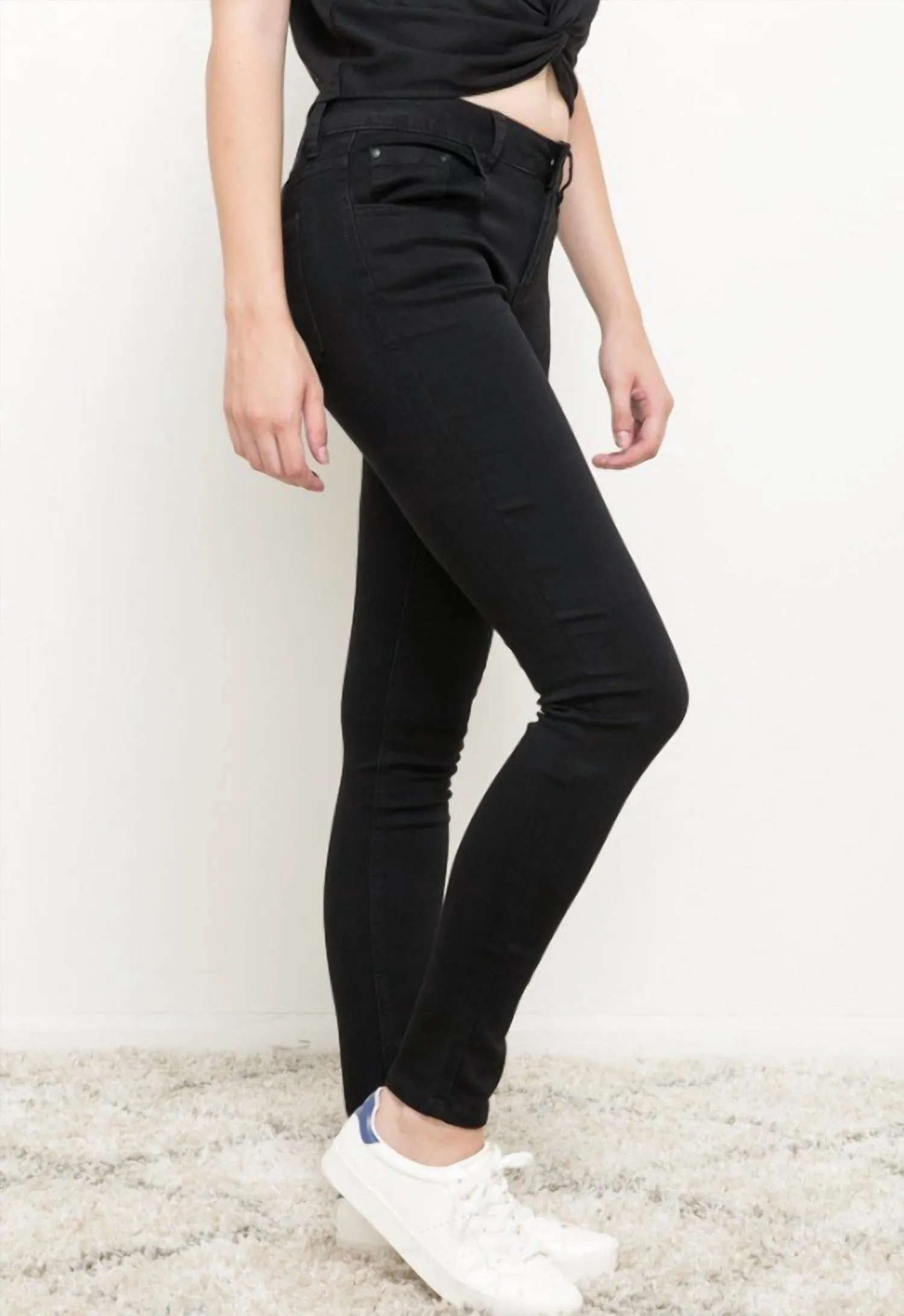 Stretchy Skinny Jeans In Black